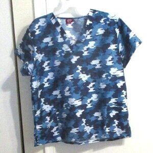Scrub Top  2X Blue Camo Print V-Neck Divine Curves  Polyester Blend Short Sleeve